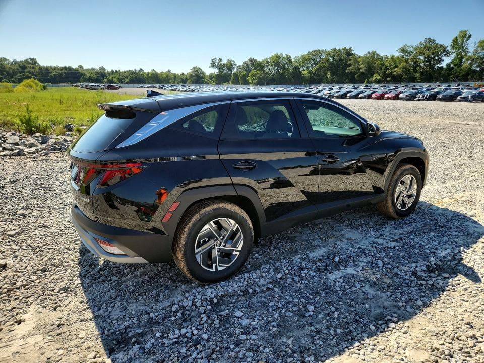 2026 HYUNDAI TUCSON BLUE SE 3