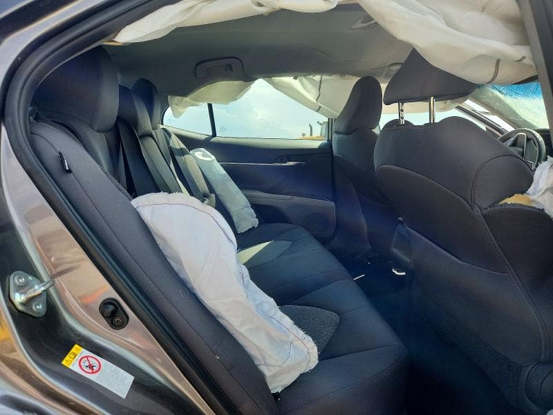 2018 TOYOTA CAMRY LE 10
