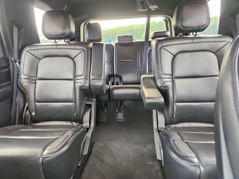2019 LINCOLN NAVIGATOR 10