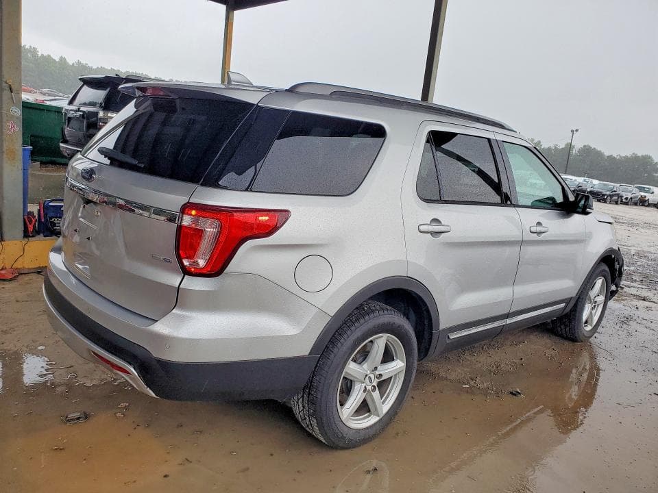 2017 FORD EXPLORER XLT 3