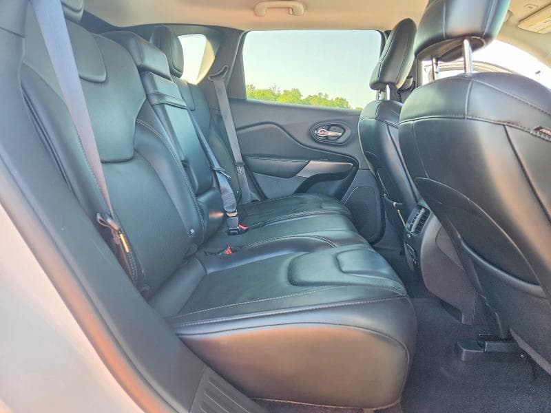 2019 JEEP CHEROKEE LIMITED 11