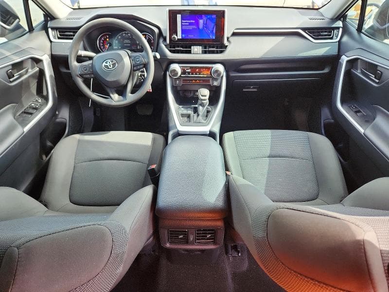 2024 TOYOTA RAV4 LE 8