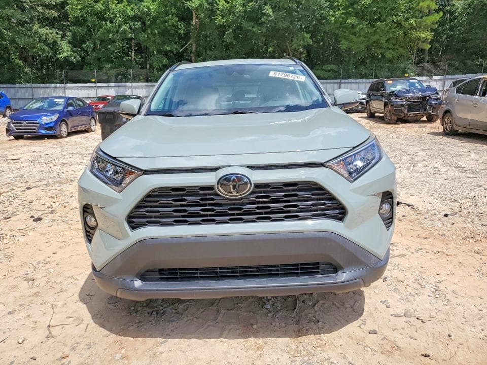 2020 TOYOTA RAV4 XLE 5