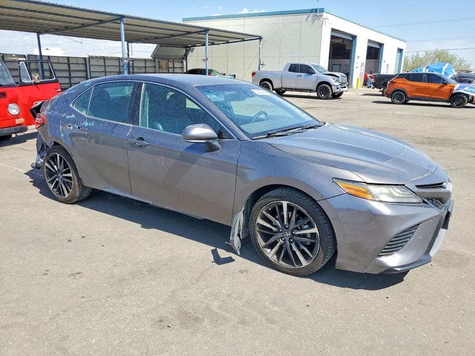 2019 TOYOTA CAMRY XSE 4