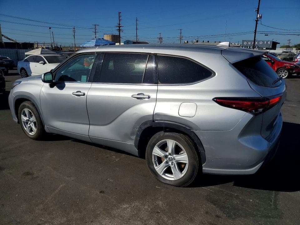 2021 TOYOTA HIGHLANDER LE 2