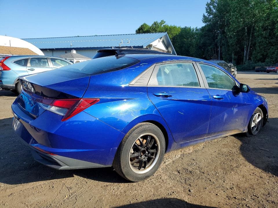2022 HYUNDAI ELANTRA SE 3
