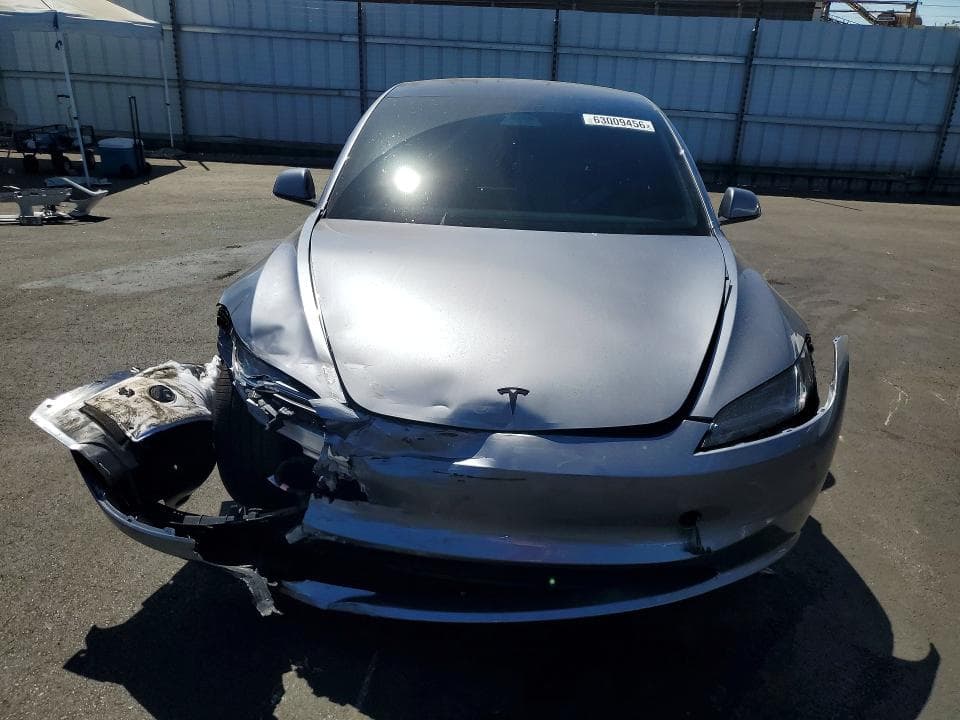 2026 TESLA MODEL 3 5