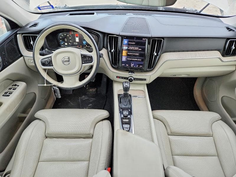 2021 VOLVO XC60 T5 INSCRIPTION 8