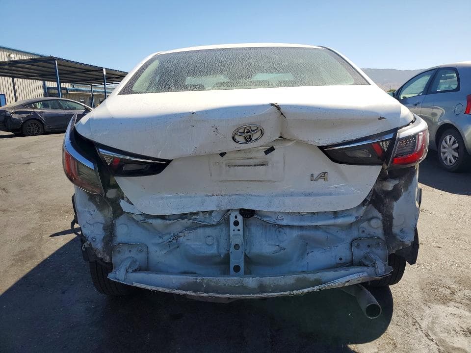 2017 TOYOTA YARIS IA BASE 6