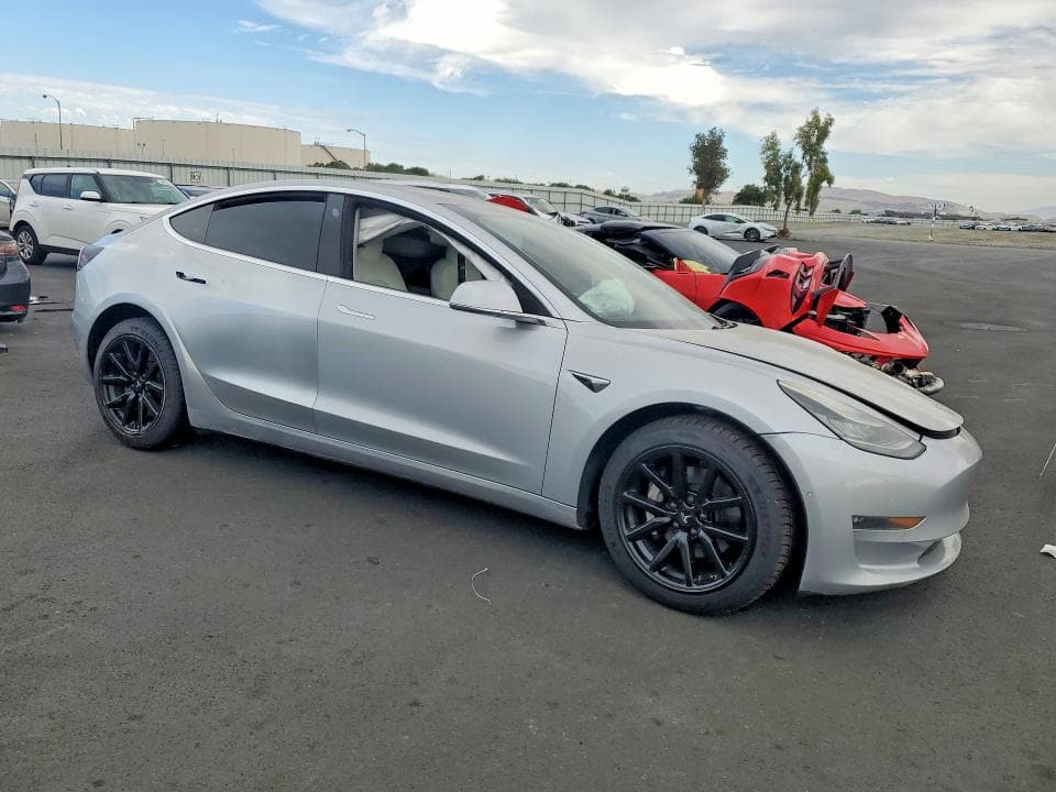 2018 TESLA MODEL 3 4