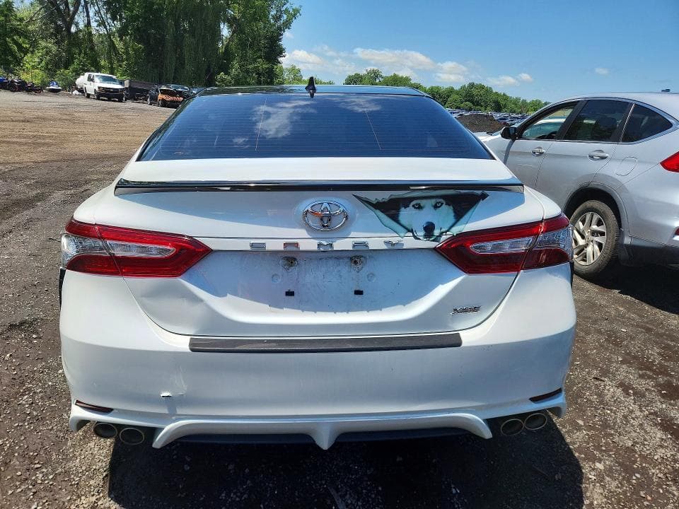 2019 TOYOTA CAMRY XSE 6