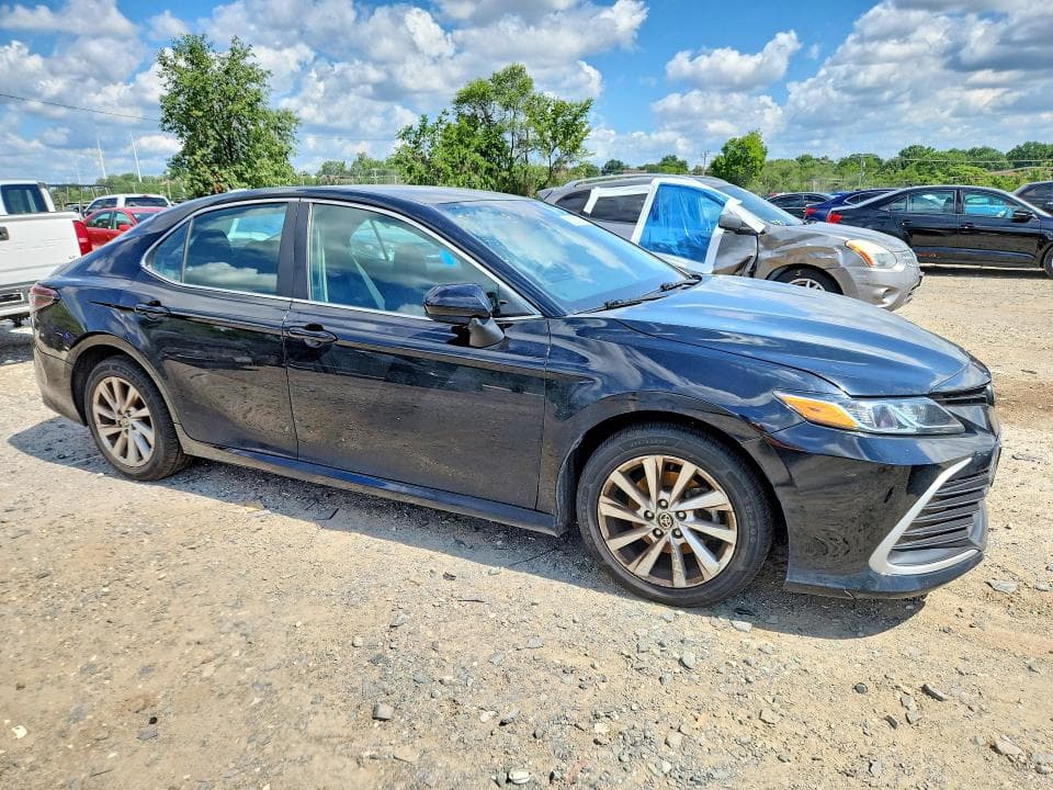 2023 TOYOTA CAMRY LE 4