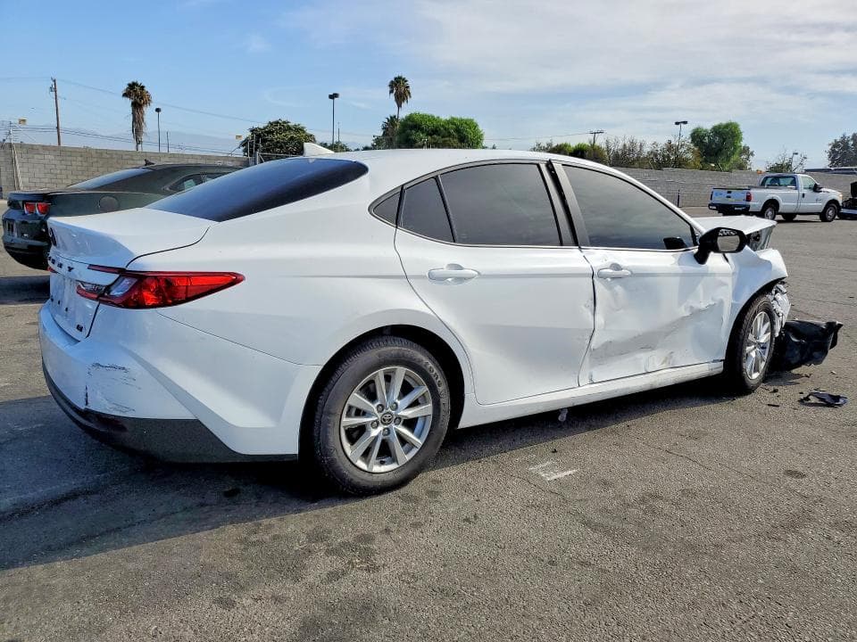 2025 TOYOTA CAMRY LE 3