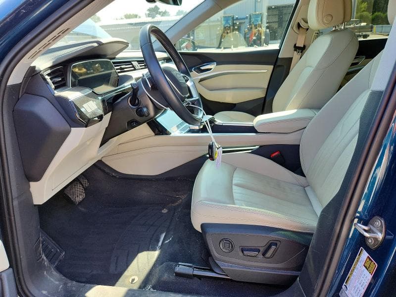 2021 AUDI E-TRON PREMIUM 7