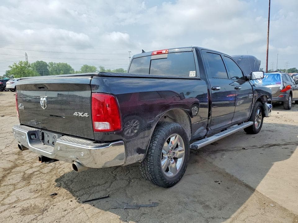 2017 RAM 1500 SLT 3