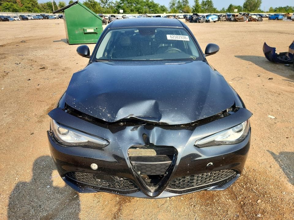 2018 ALFA ROMEO GIULIA Q4 5