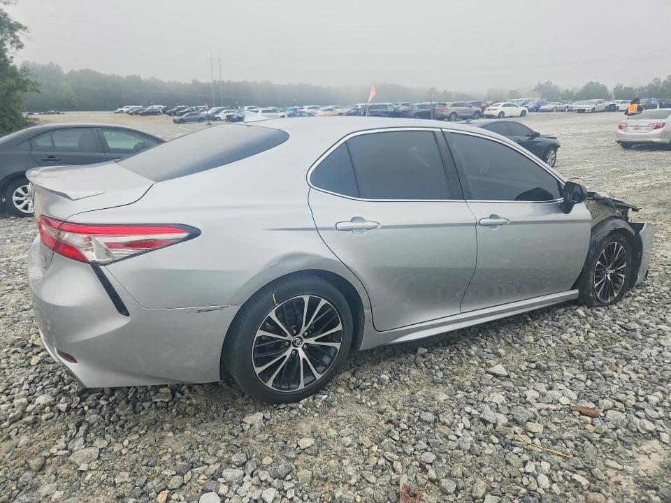 2019 TOYOTA CAMRY SE 3