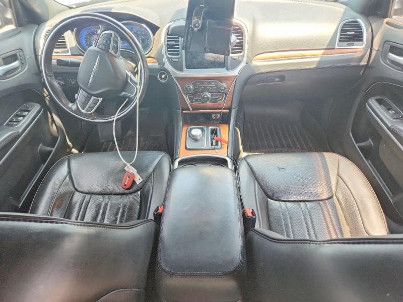 2019 CHRYSLER 300C 8