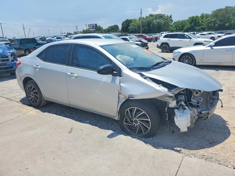 2017 TOYOTA COROLLA LE 4