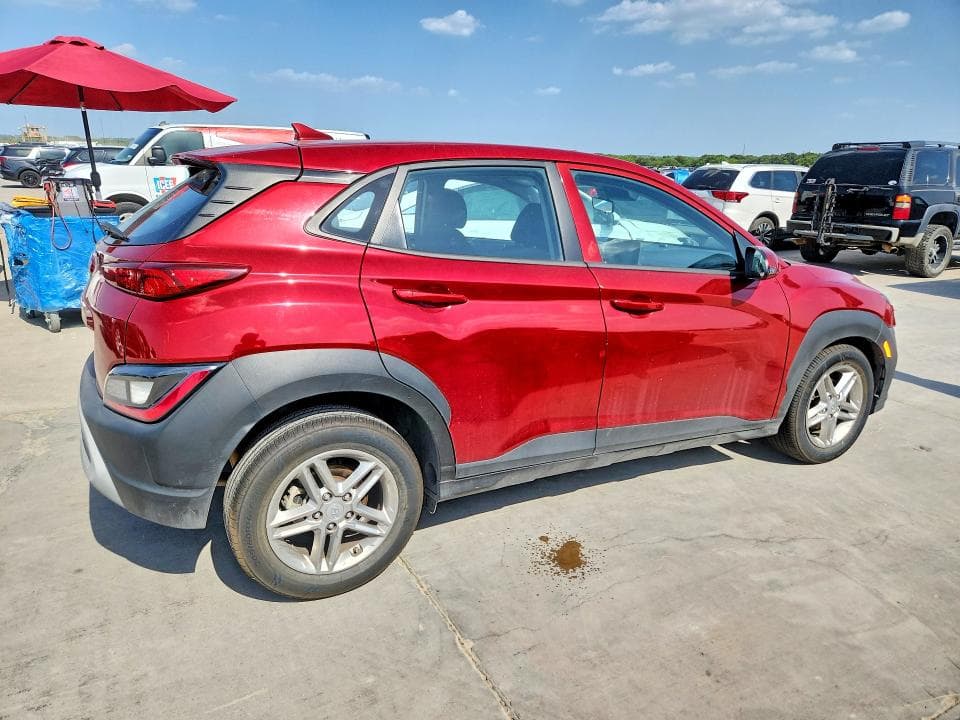 2023 HYUNDAI KONA SE 3