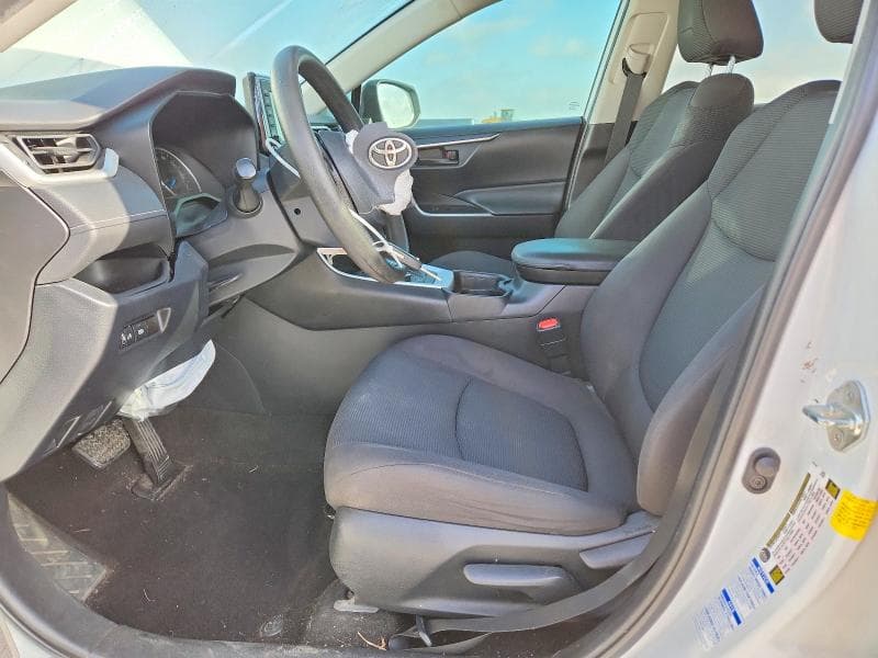 2020 TOYOTA RAV4 LE 7
