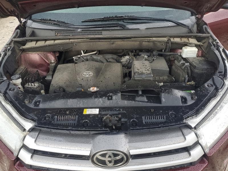 2019 TOYOTA HIGHLANDER LE 12