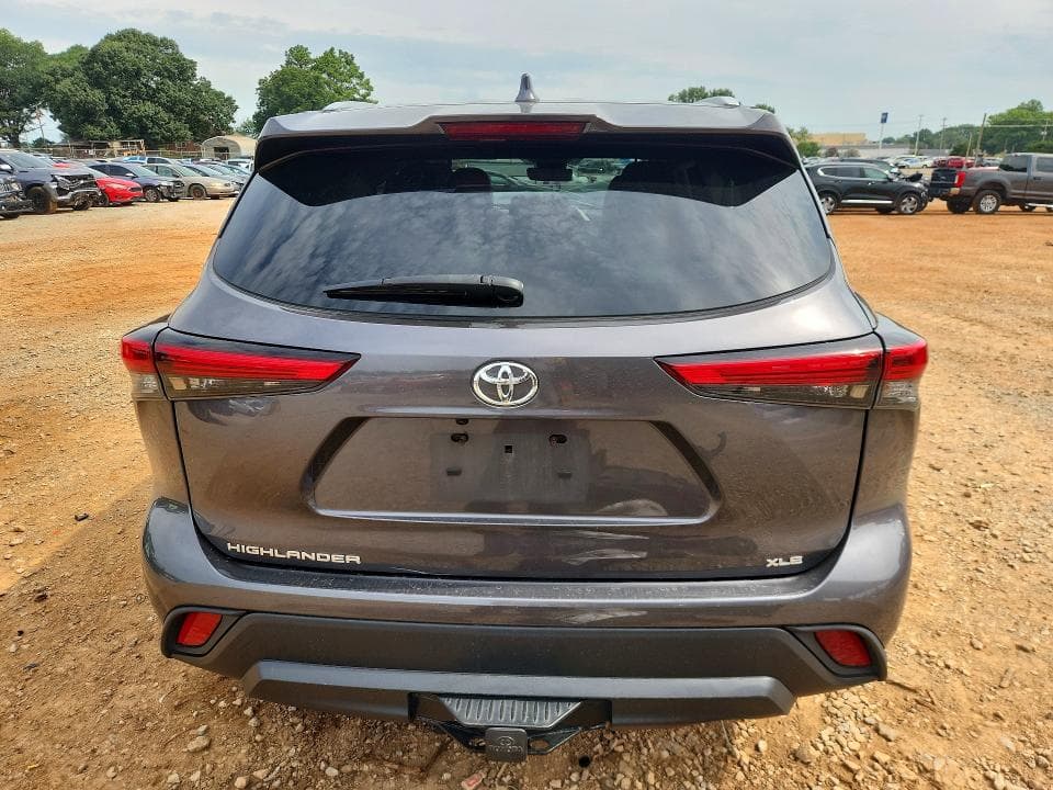 2022 TOYOTA HIGHLANDER XLE 6
