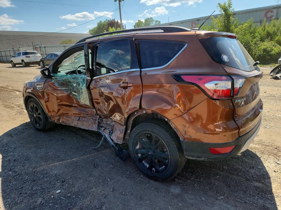 2017 FORD ESCAPE SE 2