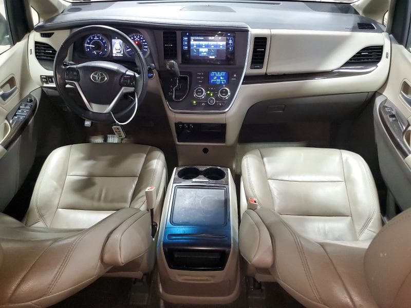 2017 TOYOTA SIENNA XLE 8-PASSENGER 8