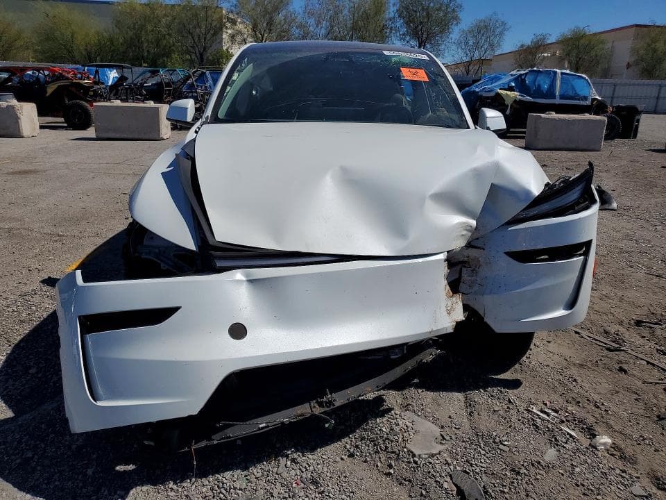 2026 TESLA MODEL Y 5
