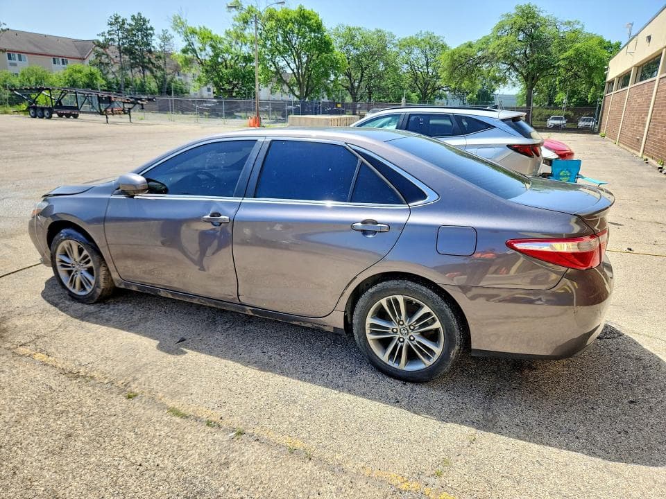 2017 TOYOTA CAMRY SE 2