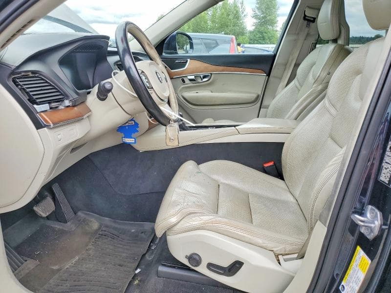 2017 VOLVO XC90 T6 7