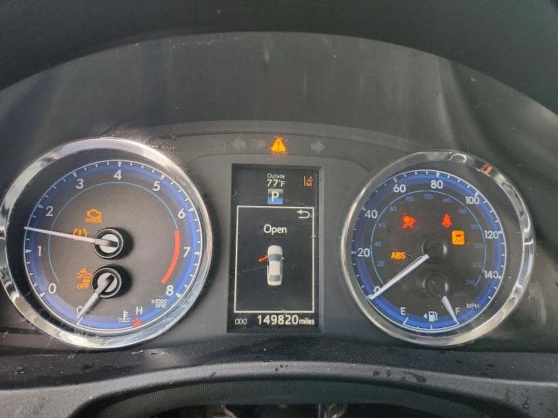 2018 TOYOTA COROLLA SE 9