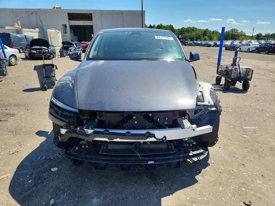 2026 TESLA MODEL Y 5