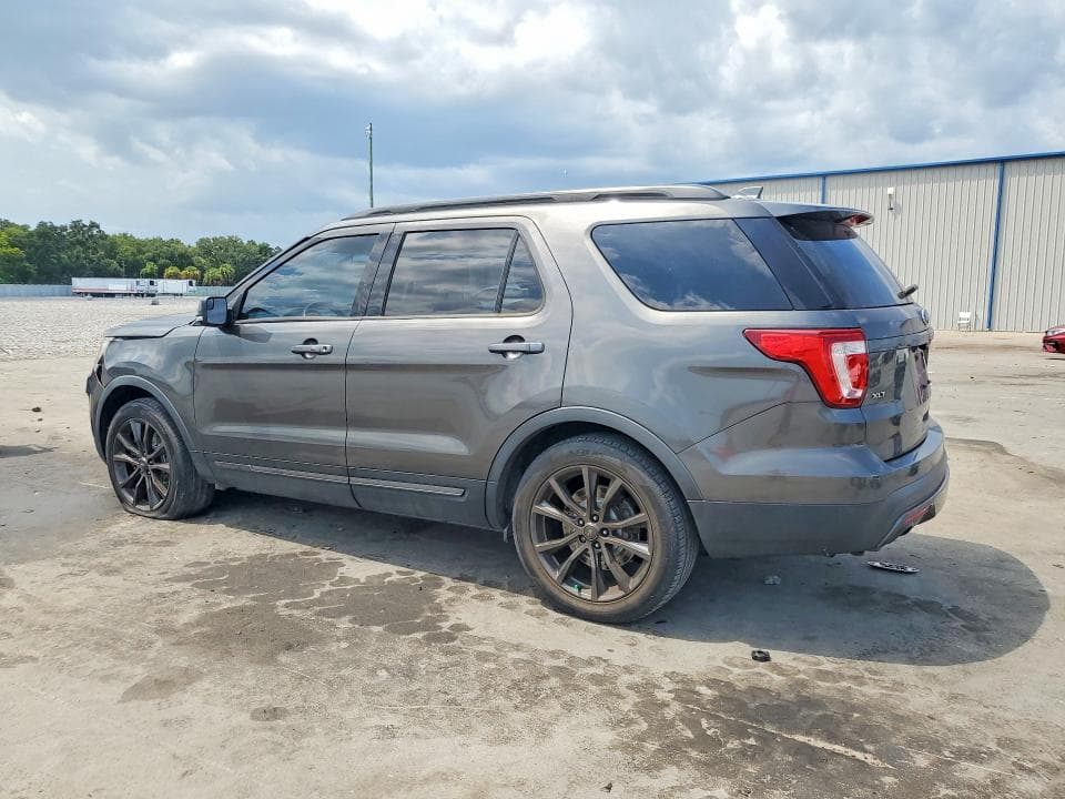 2017 FORD EXPLORER XLT 2