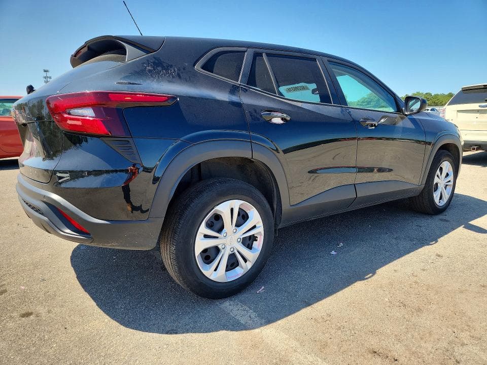 2024 CHEVROLET TRAX LS 3