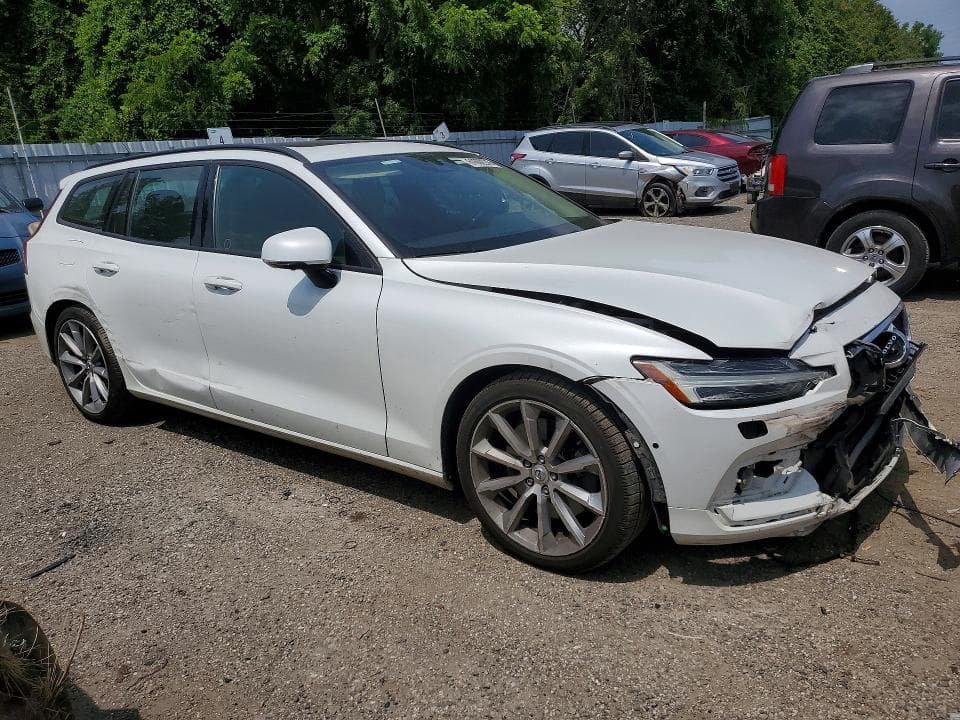 2019 VOLVO V60 T6 MOMENTUM 4