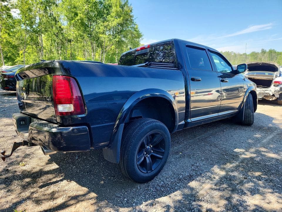 2018 RAM 1500 SPORT 3