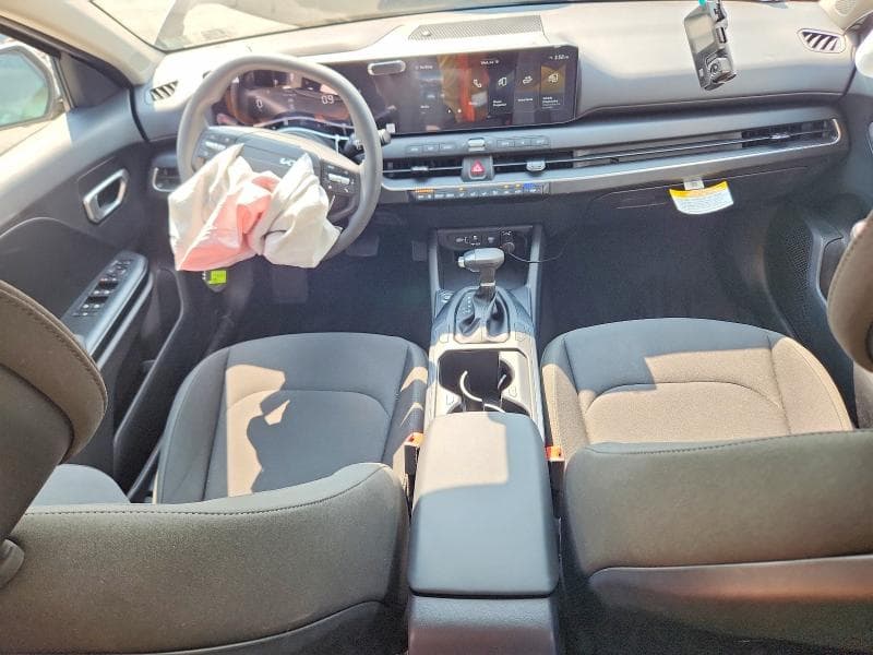2026 KIA K4 LXS 8
