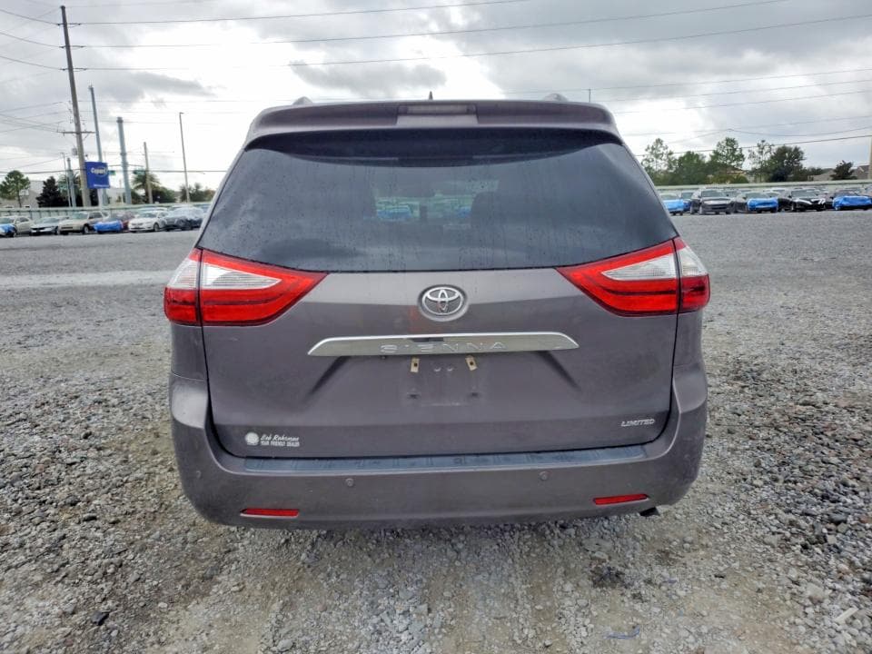 2017 TOYOTA SIENNA LIMITED PREMIUM 7-PASSENGER 6