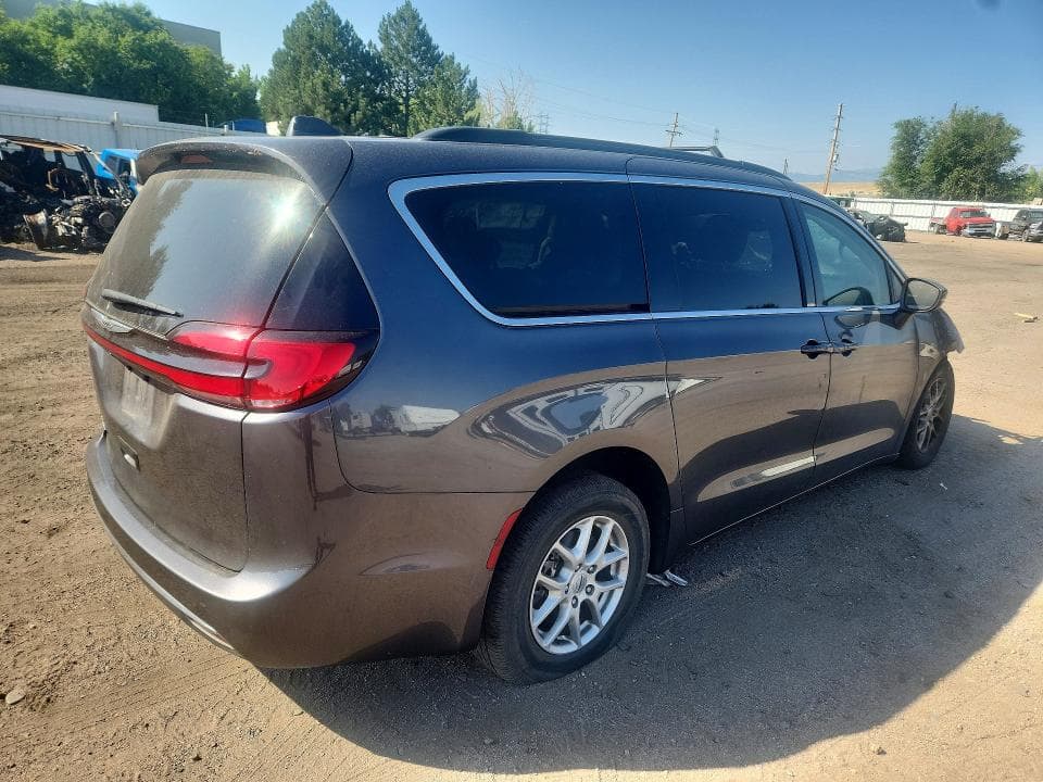 2022 CHRYSLER PACIFICA TOURING L 3