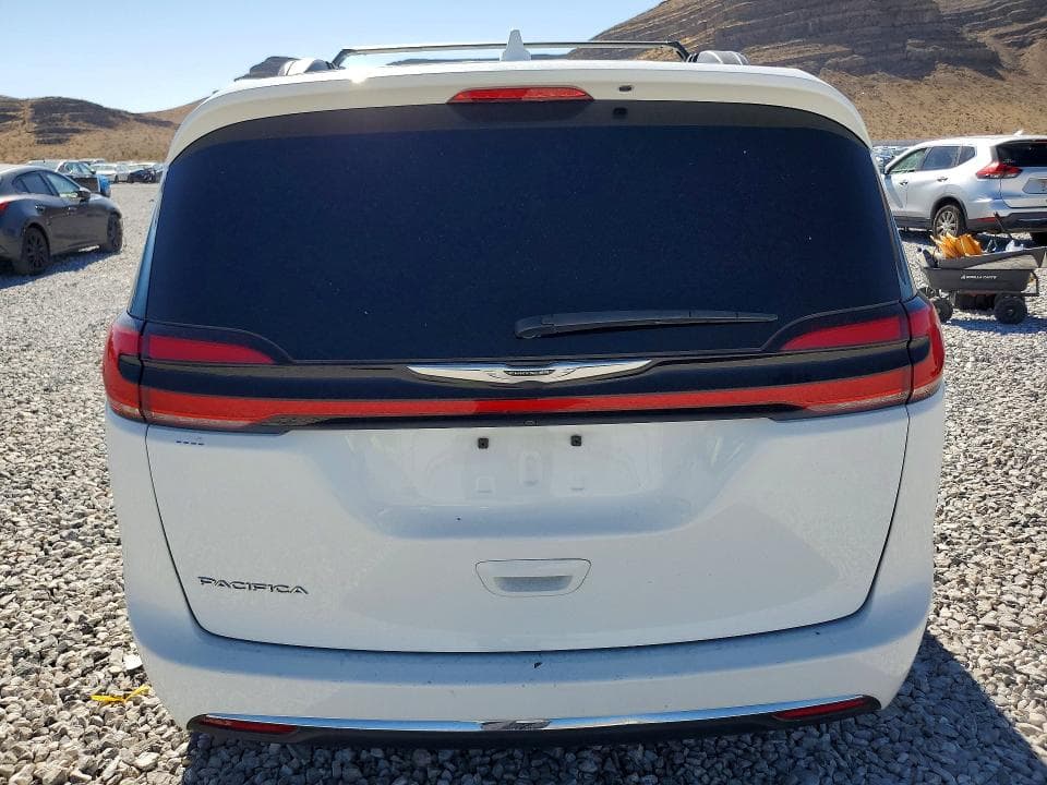 2022 CHRYSLER PACIFICA TOURING L 6