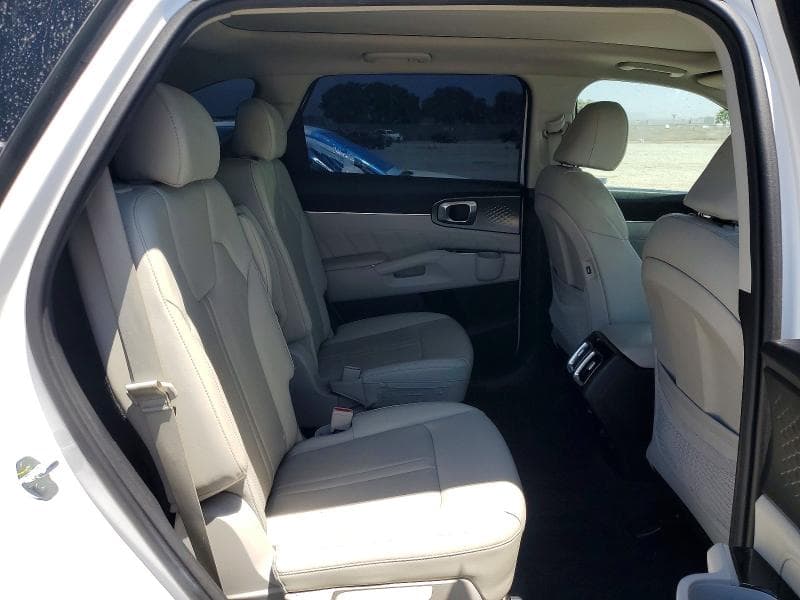 2022 KIA SORENTO SX 11