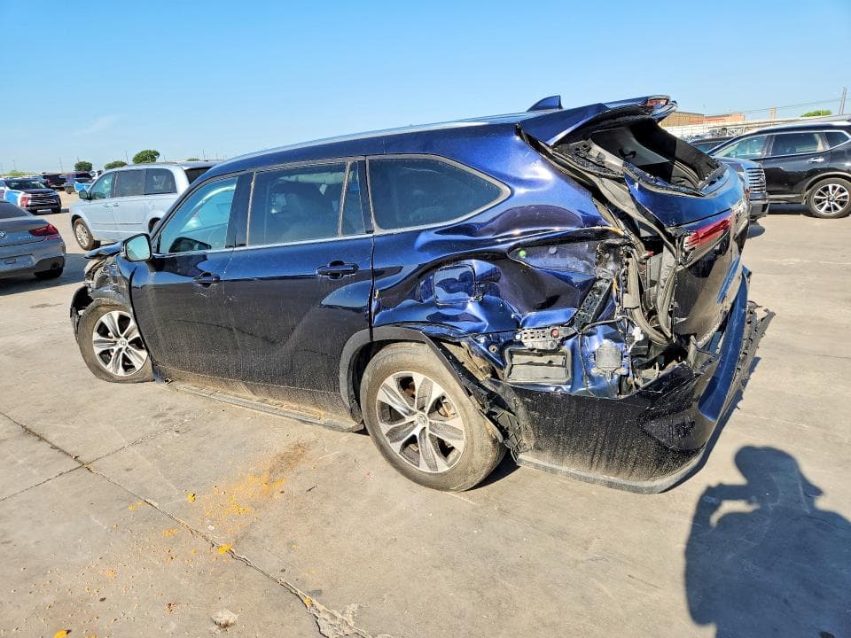 2020 TOYOTA HIGHLANDER XLE 2