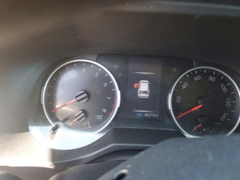 2021 TOYOTA RAV4 XLE 9