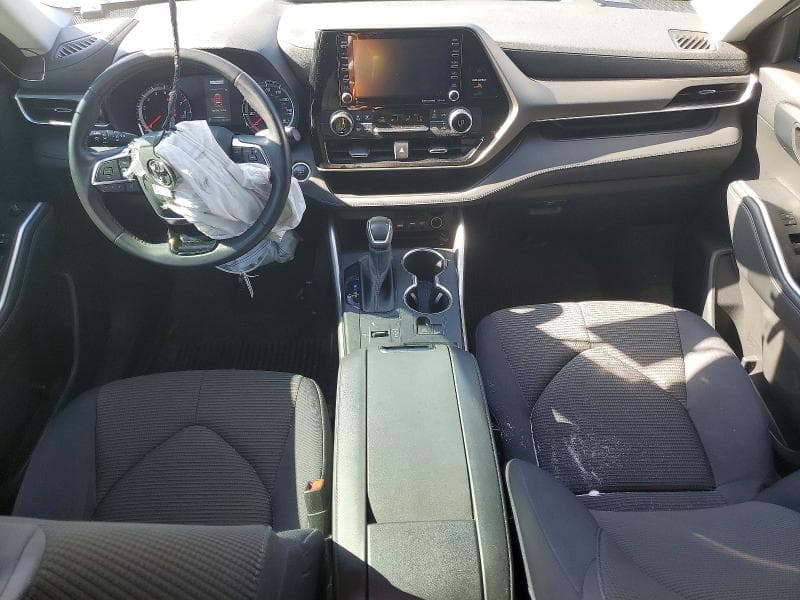 2021 TOYOTA HIGHLANDER LE 8