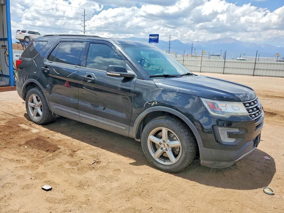 2017 FORD EXPLORER XLT 4