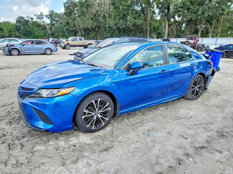 2019 TOYOTA CAMRY SE - 1