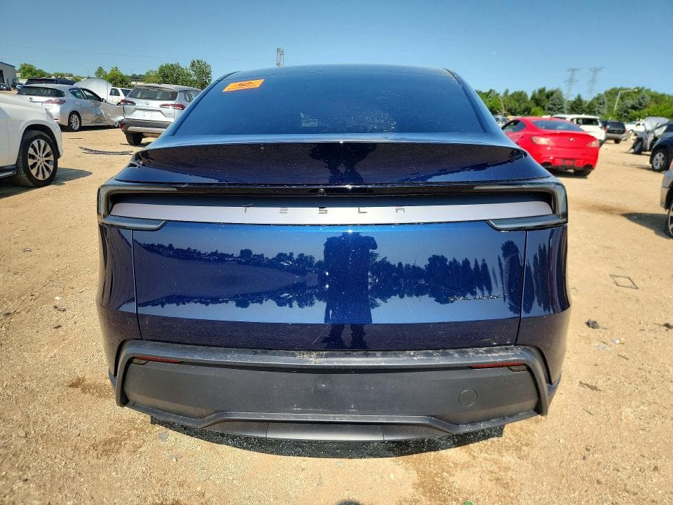 2026 TESLA MODEL Y 6