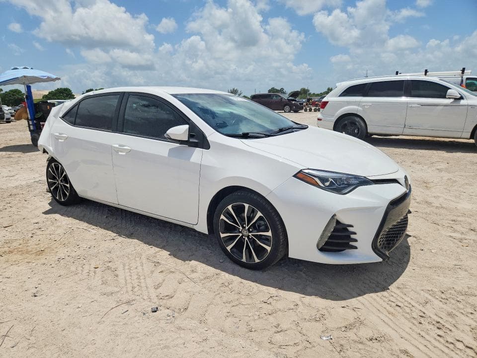 2019 TOYOTA COROLLA SE 4
